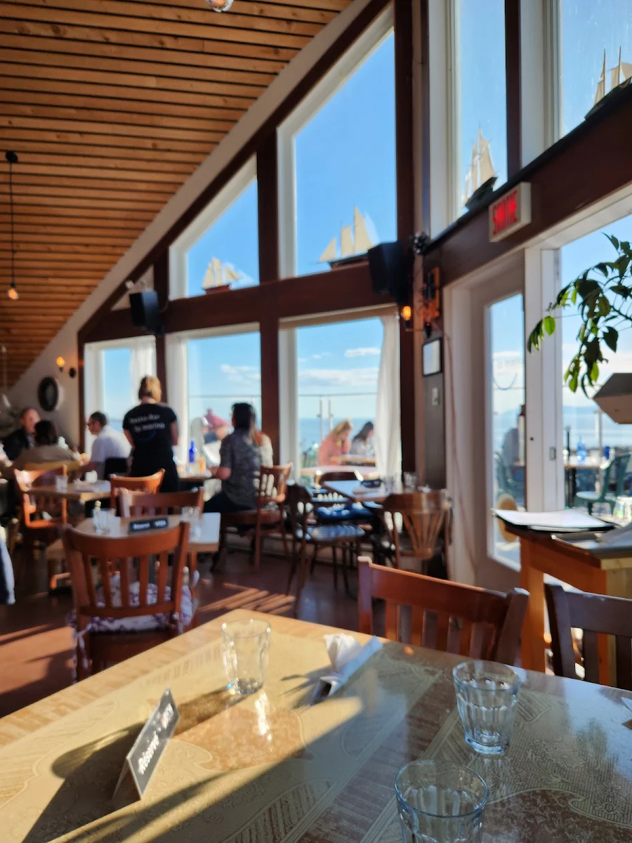 Vibe, La Marina Resto Bar