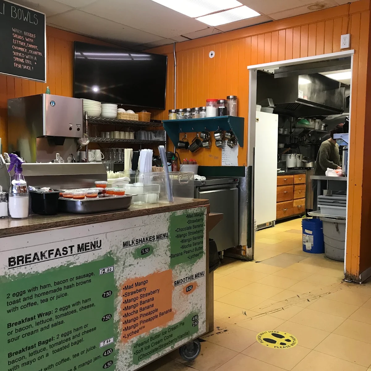 Vibe, Mad Mango Cafe