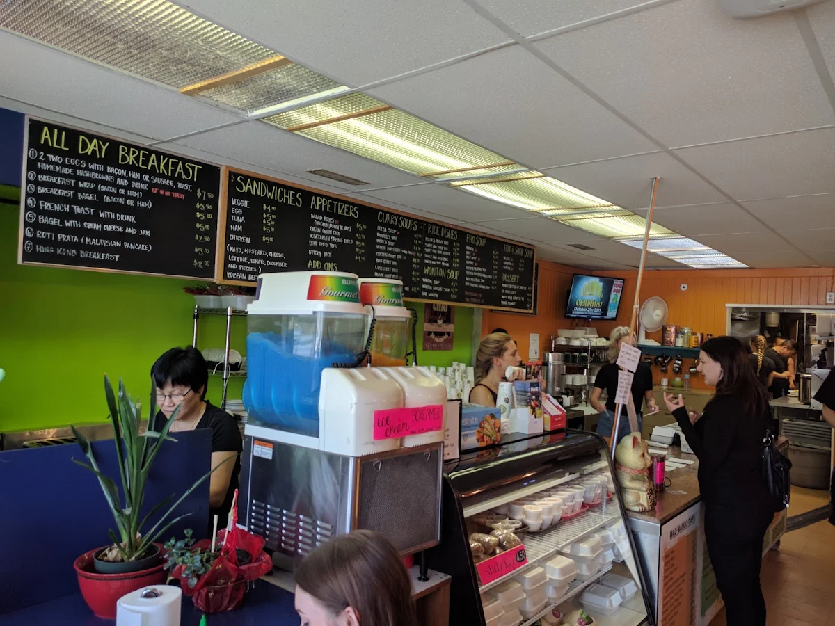 Vibe, Mad Mango Cafe