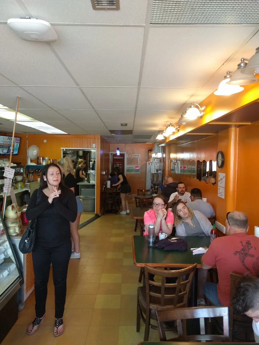 Vibe, Mad Mango Cafe