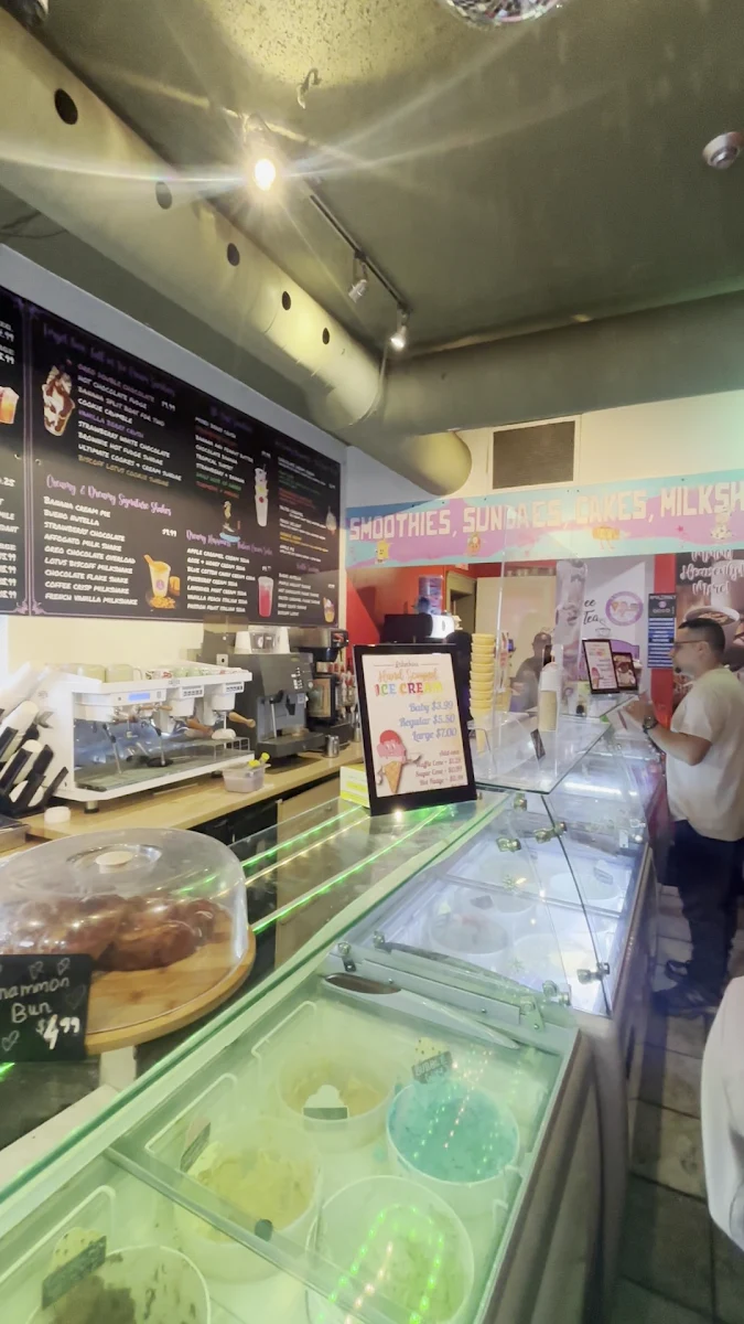 Vibe, Lakeshore Ice cream cafe