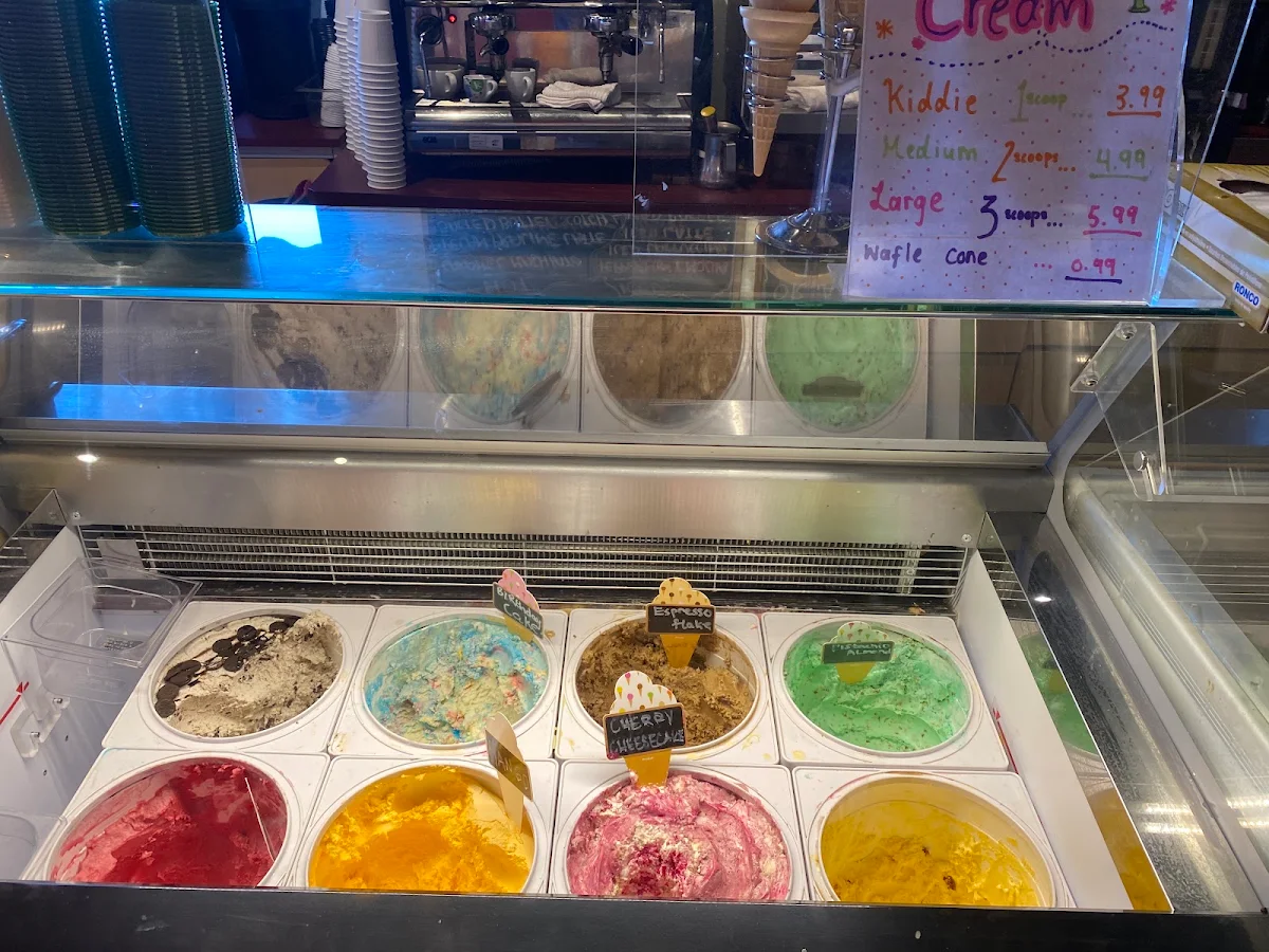 Vibe, Lakeshore Ice cream cafe