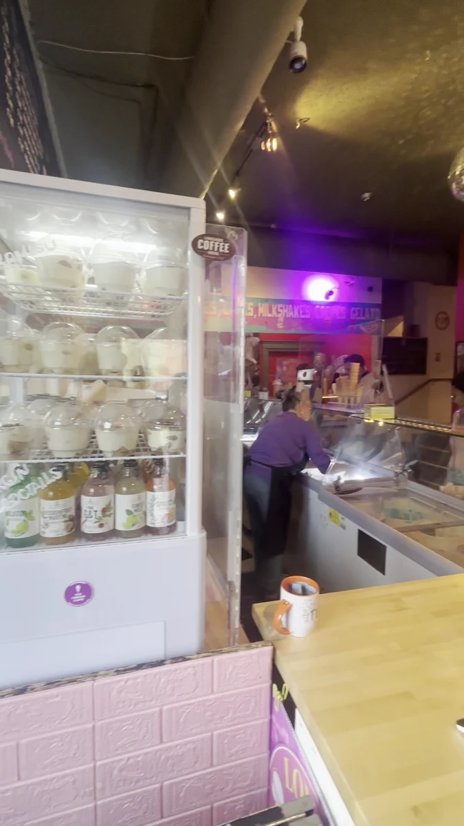 Vibe, Lakeshore Ice cream cafe