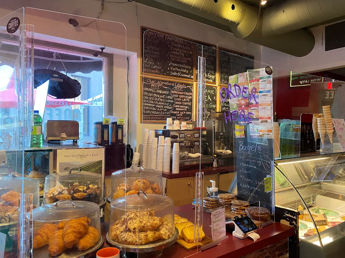 Vibe, Lakeshore Ice cream cafe