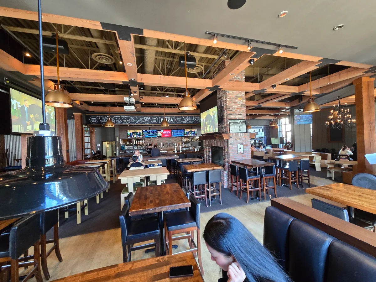 Vibe, The Village Taphouse