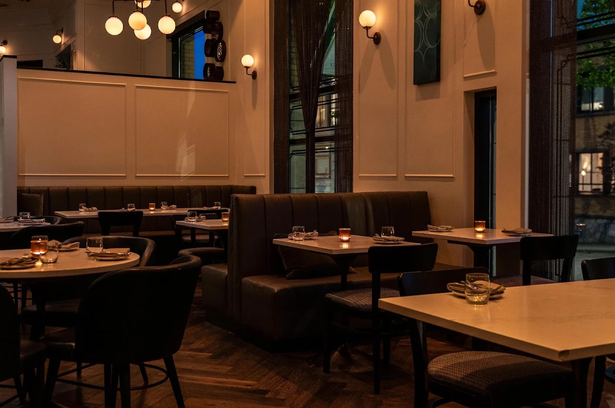 Vibe, The Courtney Room