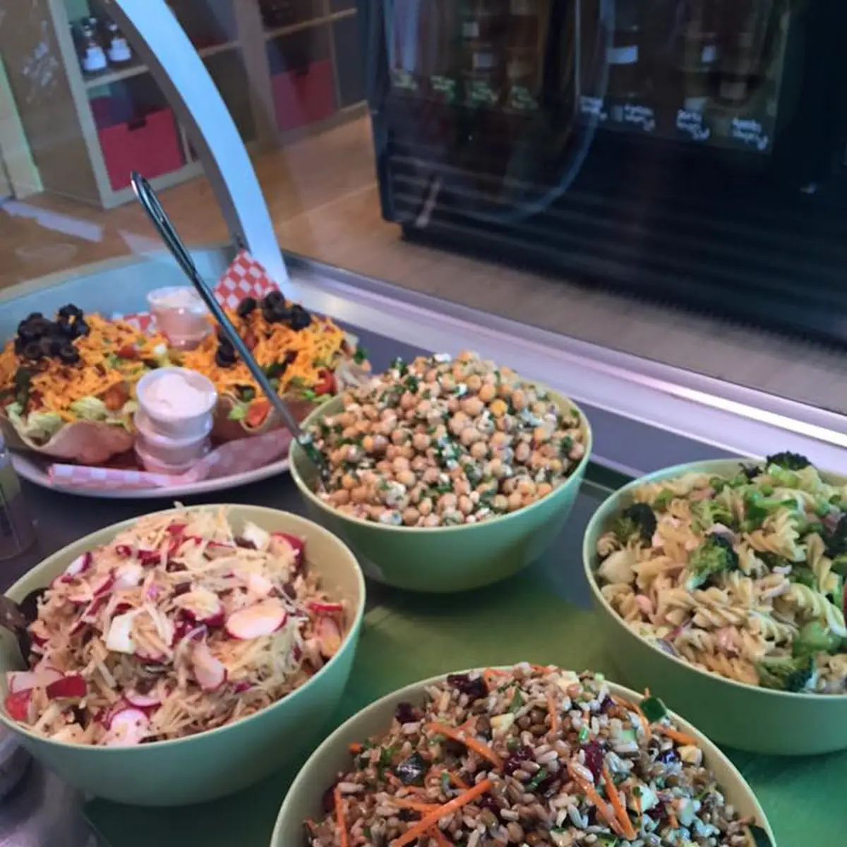Food & drink, Mangeons Maison Plats Cuisinés-Comptoir-Traiteur