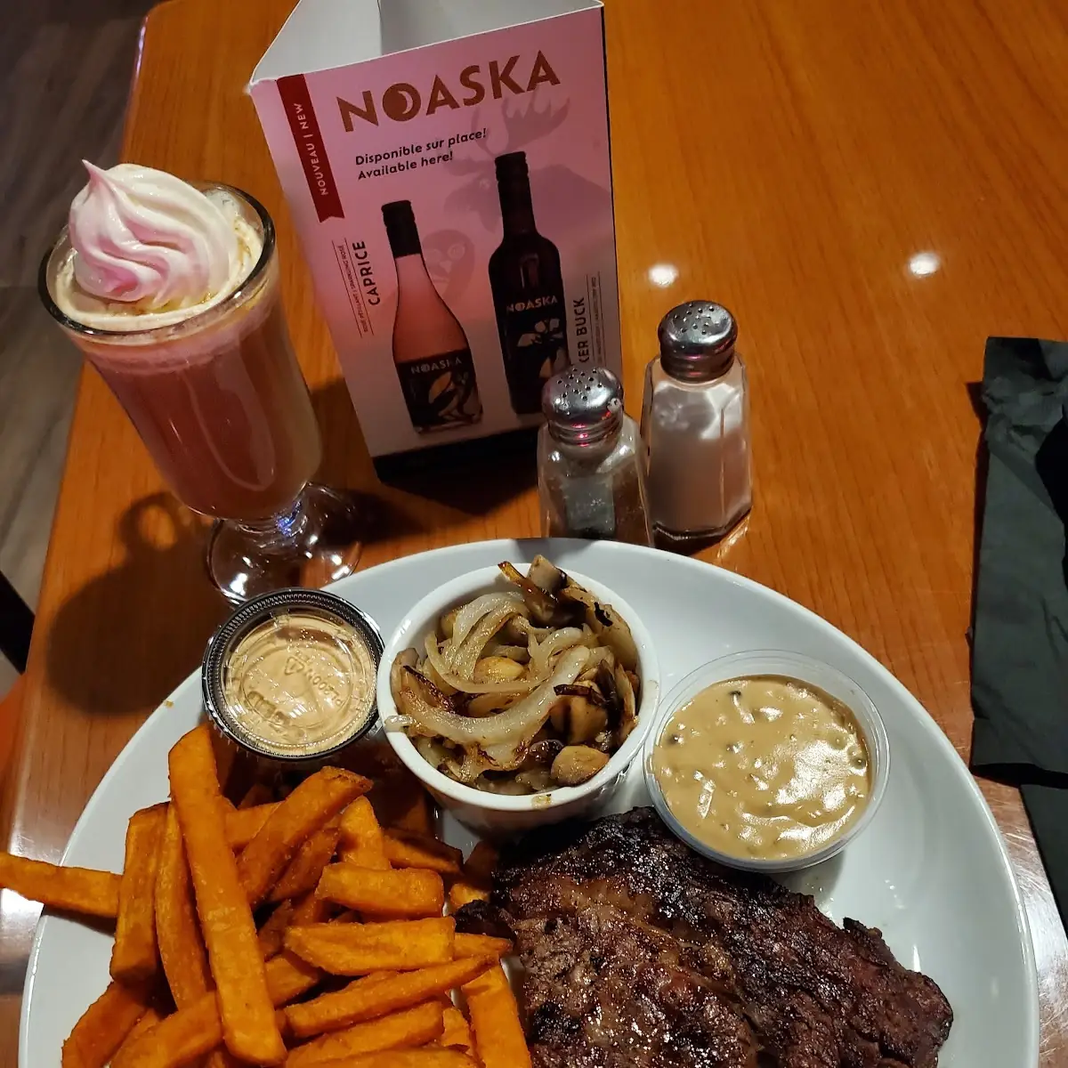 Food & drink, Fiddlehead Café & Lounge