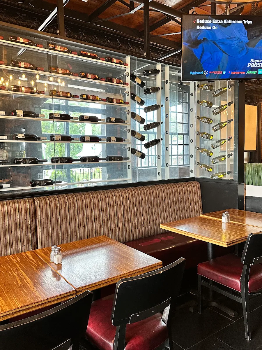 Vibe, Johnny Rocco's Italian Grill