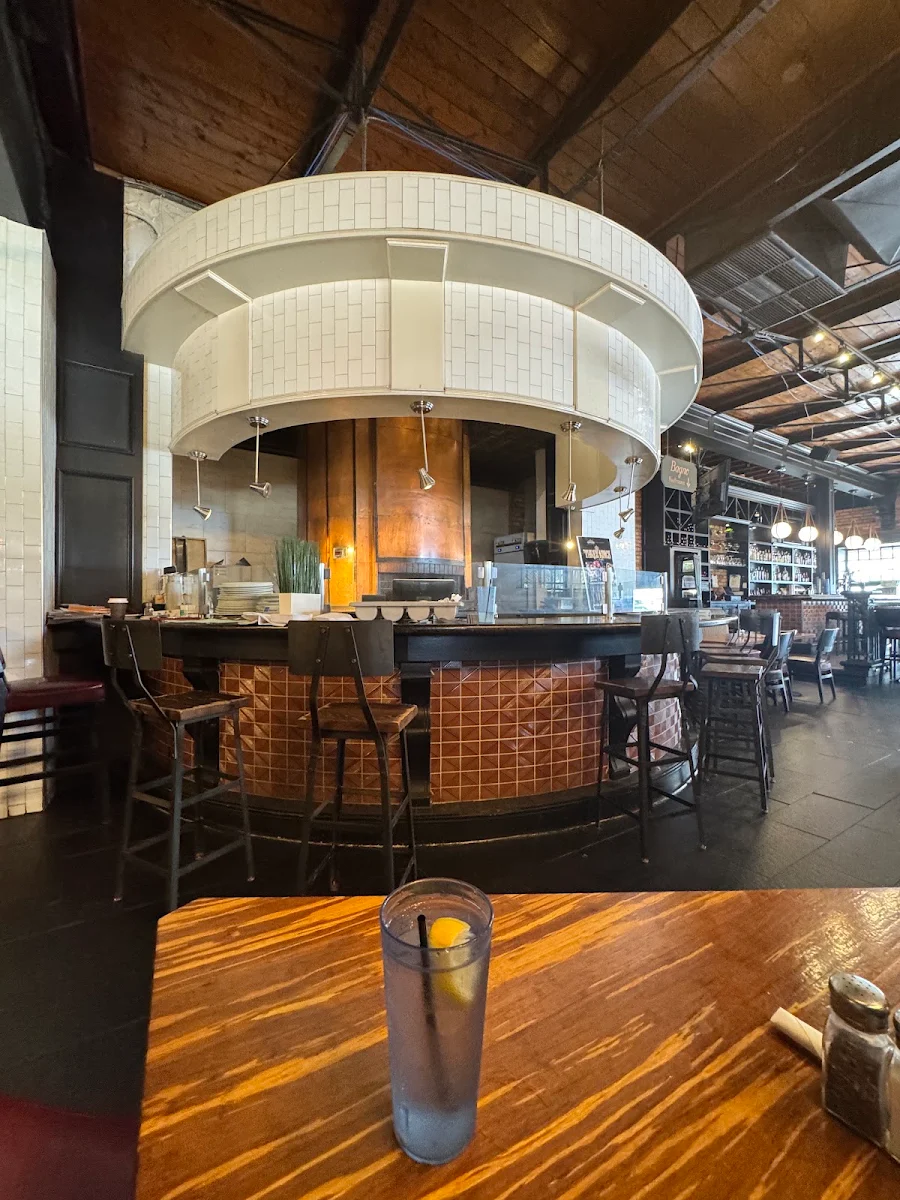 Vibe, Johnny Rocco's Italian Grill