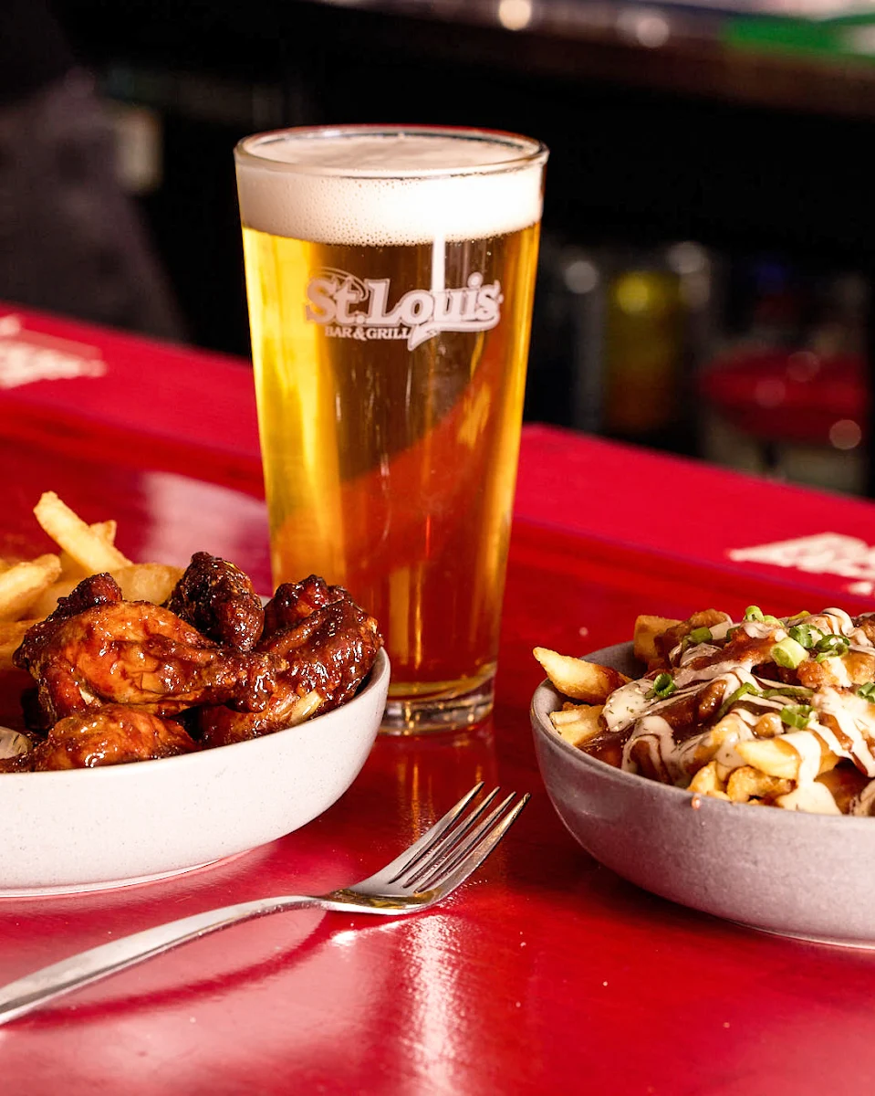 Food & drink, St. Louis Bar & Grill