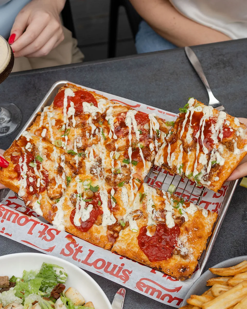 Food & drink, St. Louis Bar & Grill
