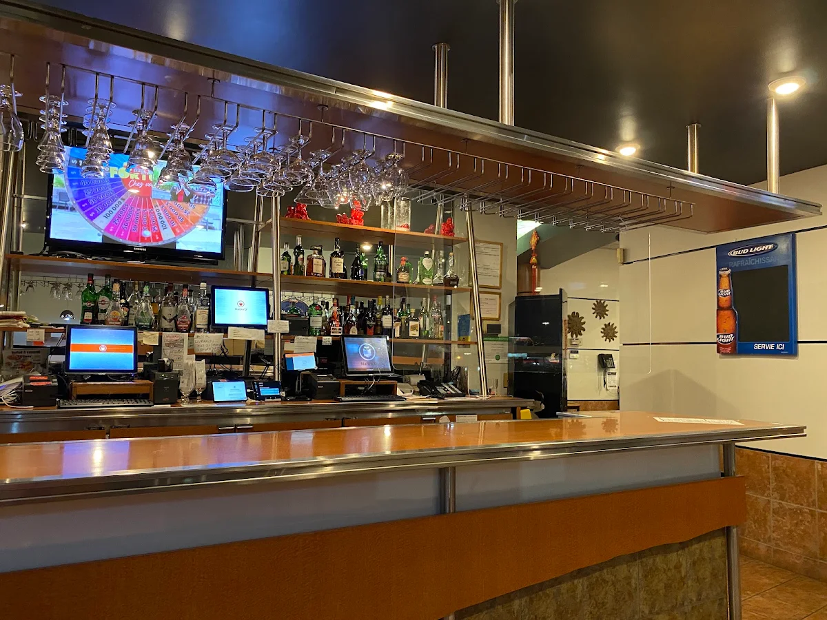 Vibe, Restaurant Tomas Tam Inc