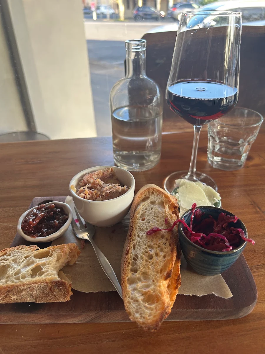 Food & drink, Grafting Cellars