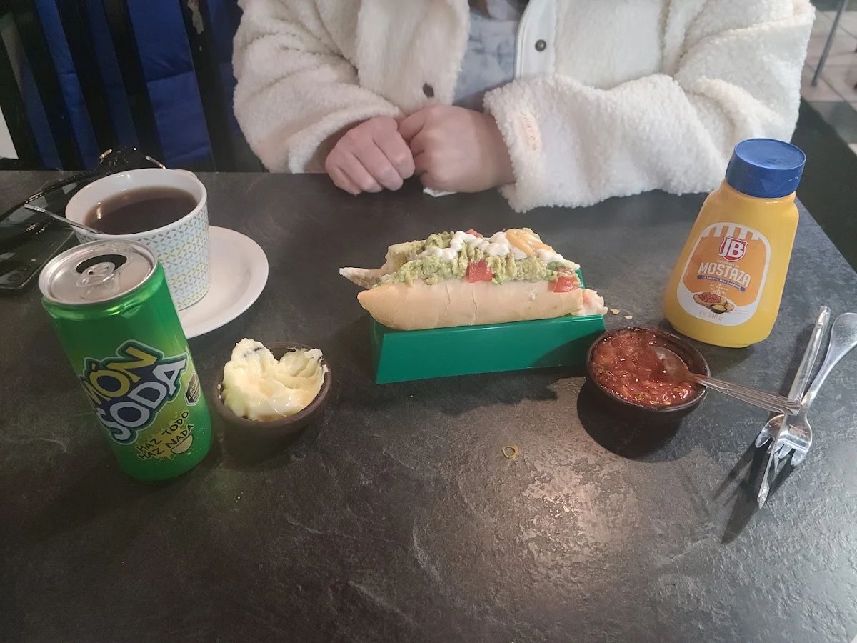 Food & drink, La Rosa Chilena