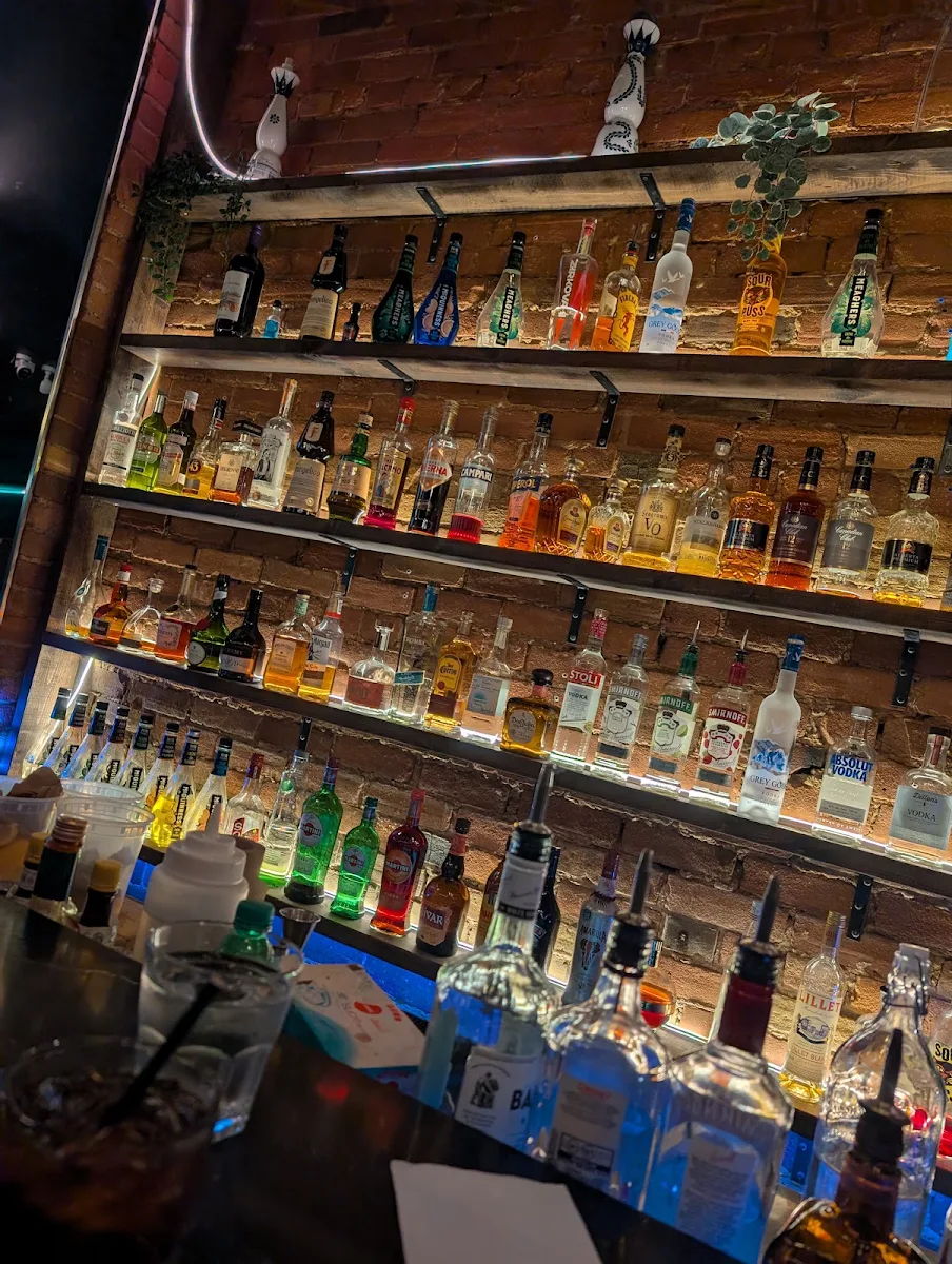 Vibe, New village pizzeria and bar