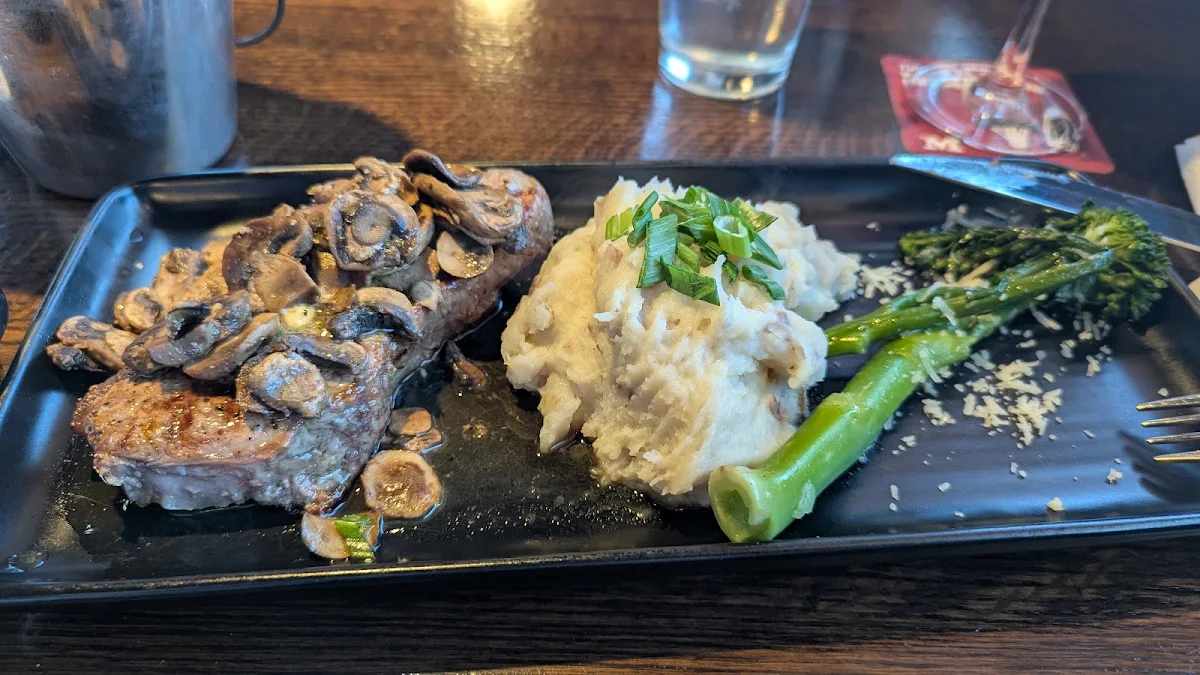 Food & drink, MR MIKES SteakhouseCasual