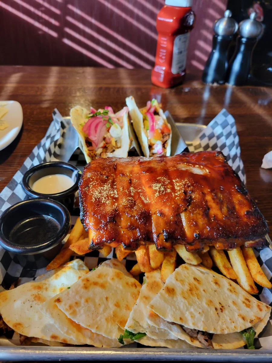Food & drink, MR MIKES SteakhouseCasual