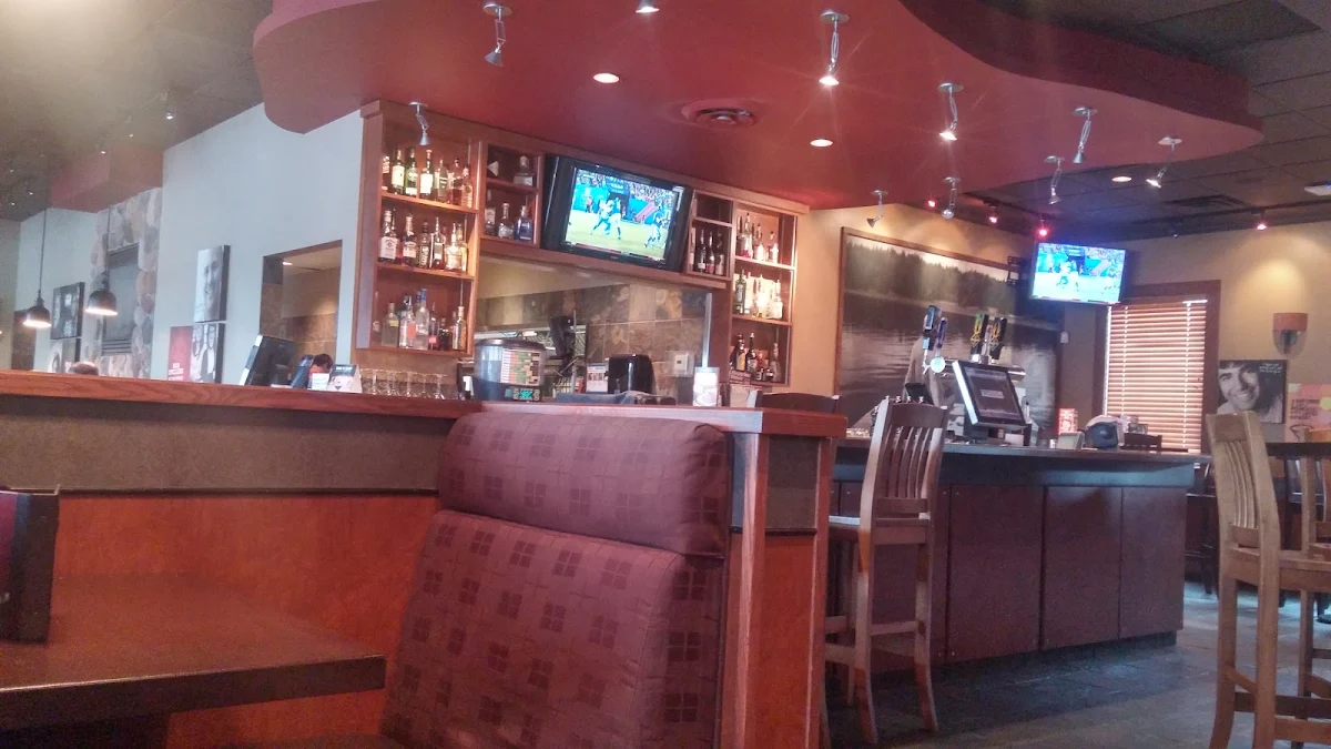Vibe, MR MIKES SteakhouseCasual
