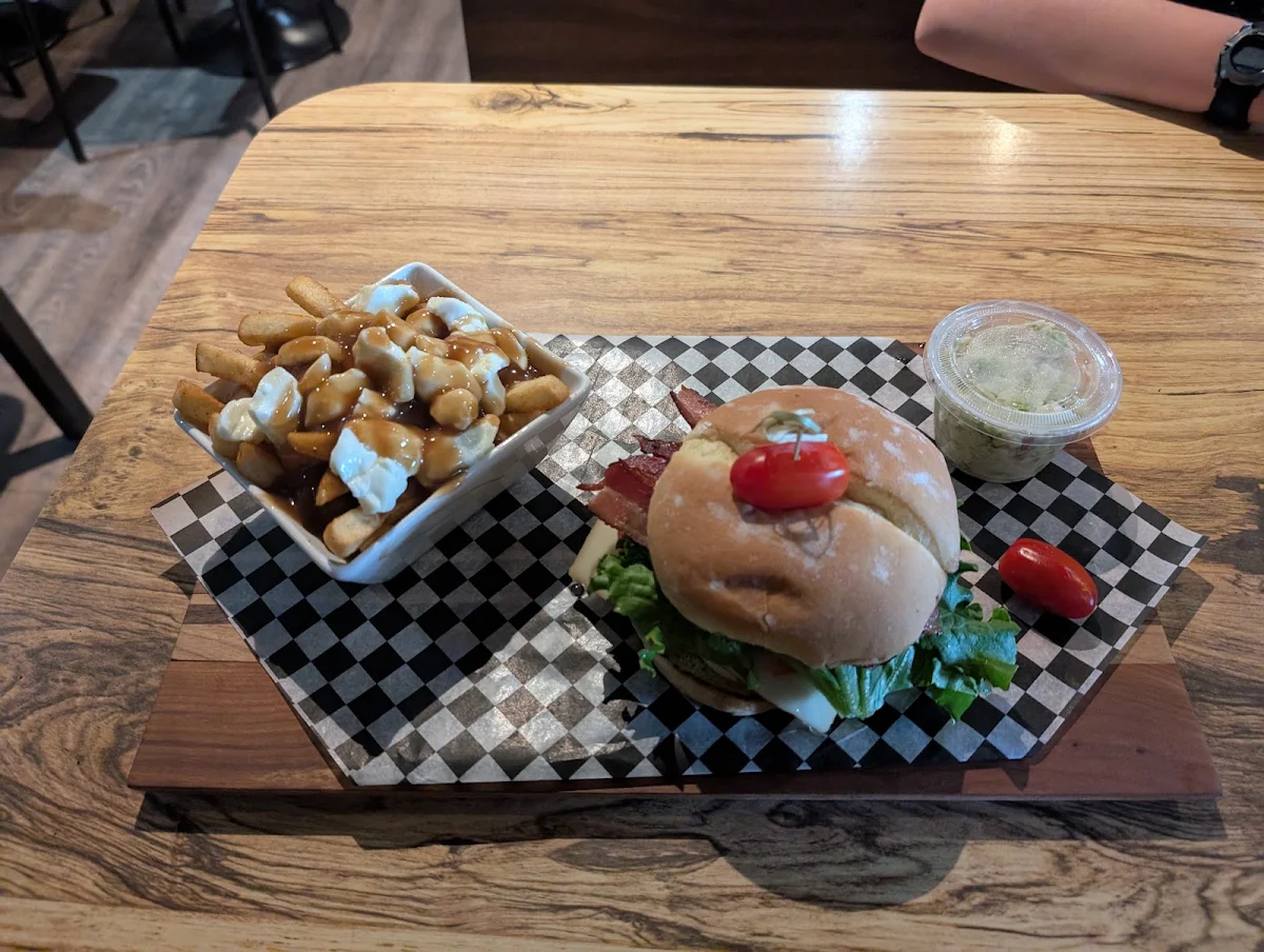 Food & drink, Place du Vieux Théâtre
