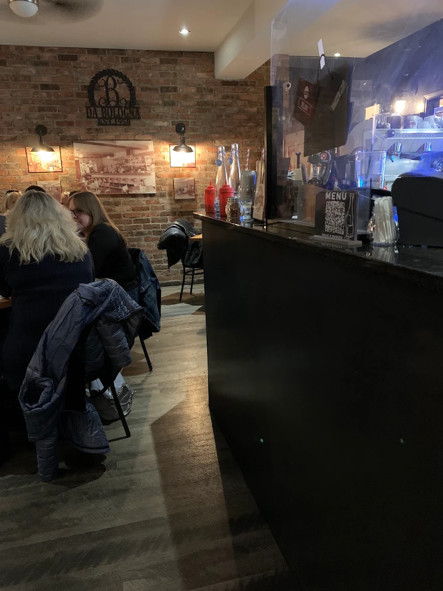 Vibe, Da Bologna Pizzeria