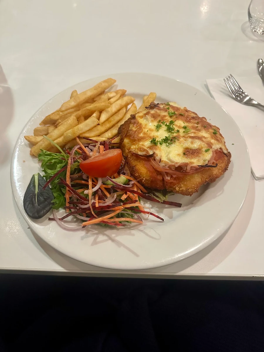 Food & drink, Flight Restaurant (Mantra Hotel Hobart Airport)