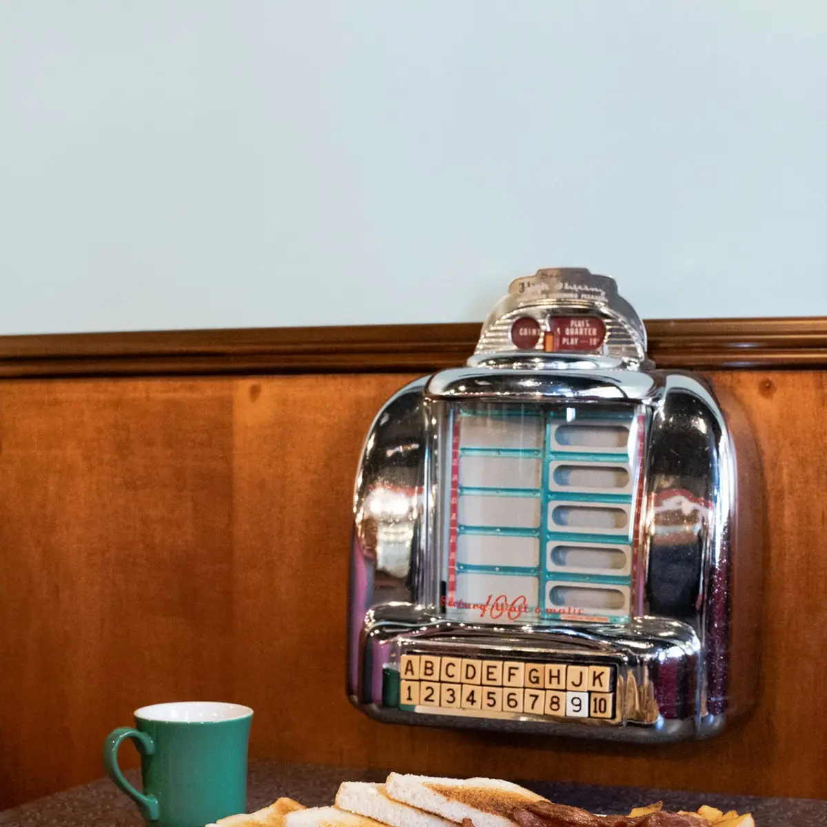 Food & drink, Hi-Lite Restaurant