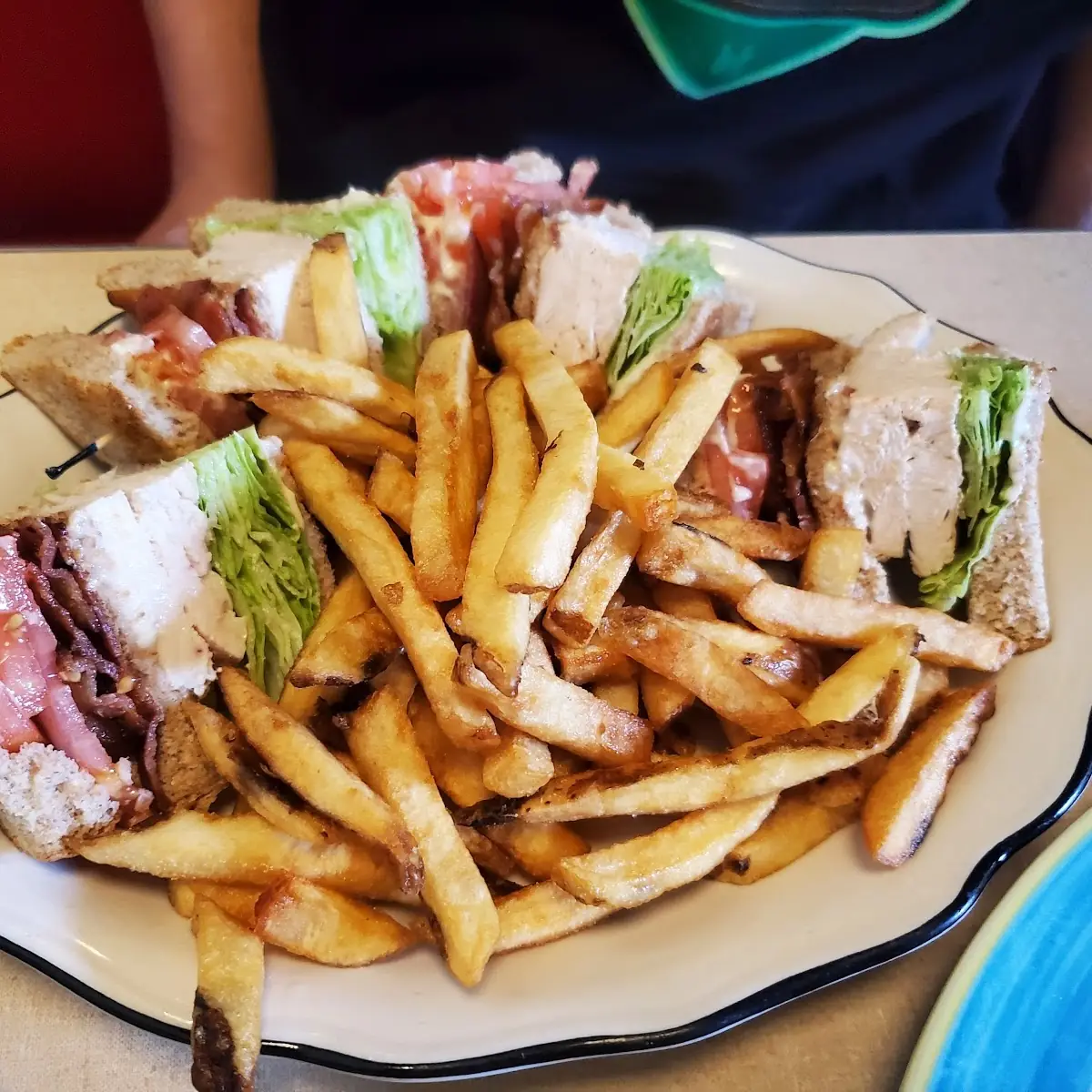 Food & drink, Hi-Lite Restaurant