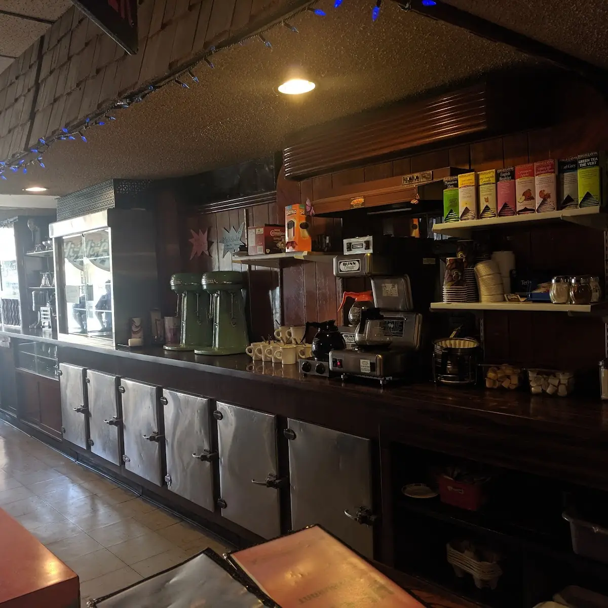 Vibe, Hi-Lite Restaurant