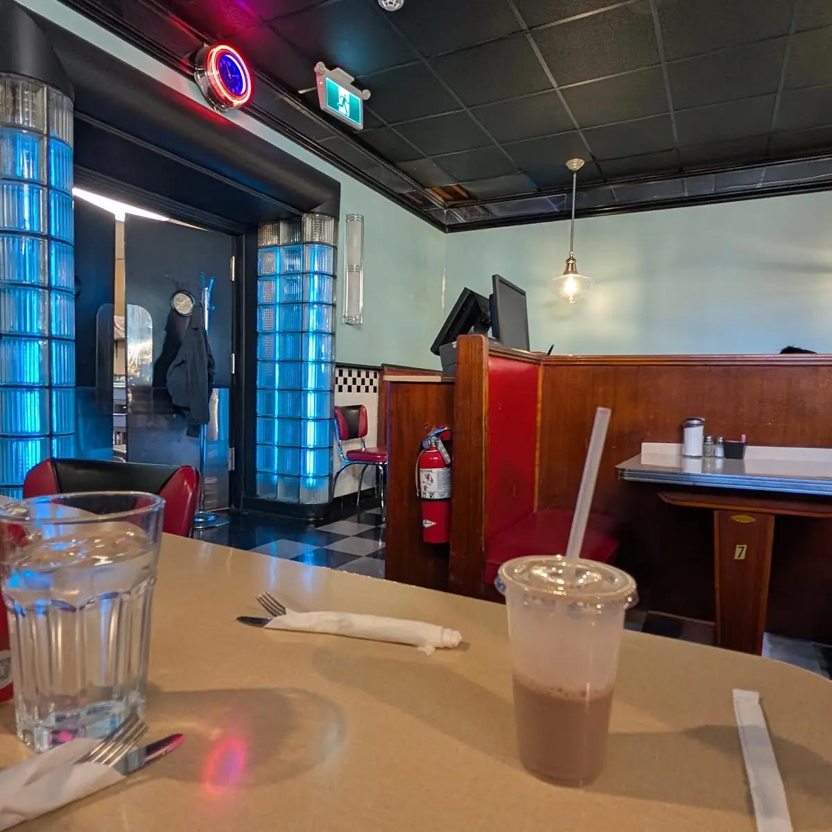 Vibe, Hi-Lite Restaurant