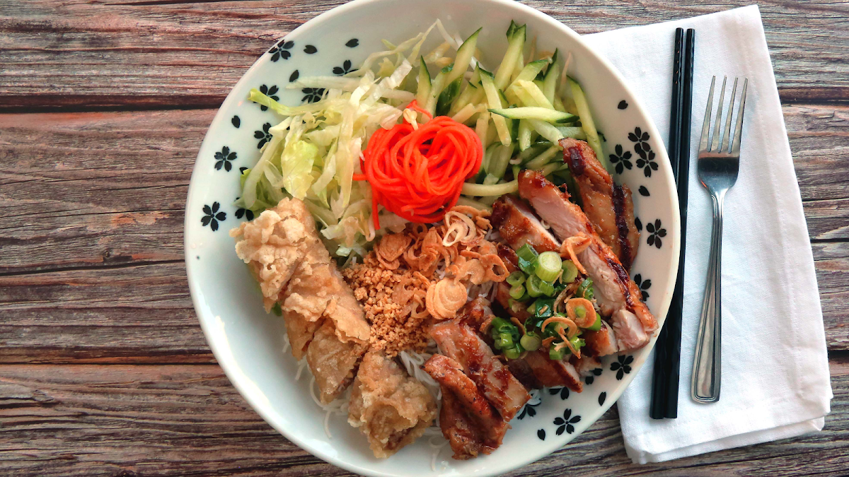 Food & drink, Basil Leaf Asian Fusion Restaurant - Highway 97 Noodle House