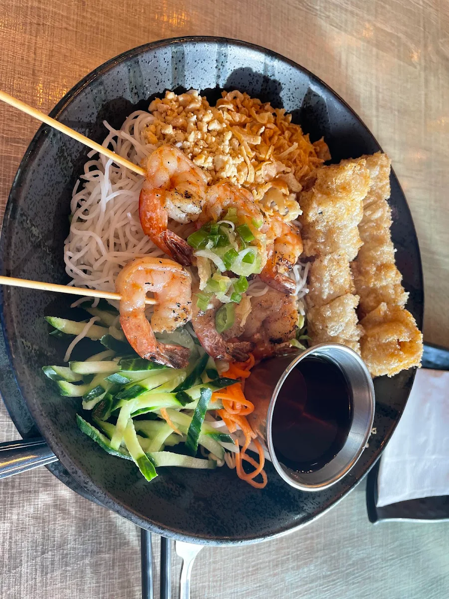 Food & drink, Basil Leaf Asian Fusion Restaurant - Highway 97 Noodle House