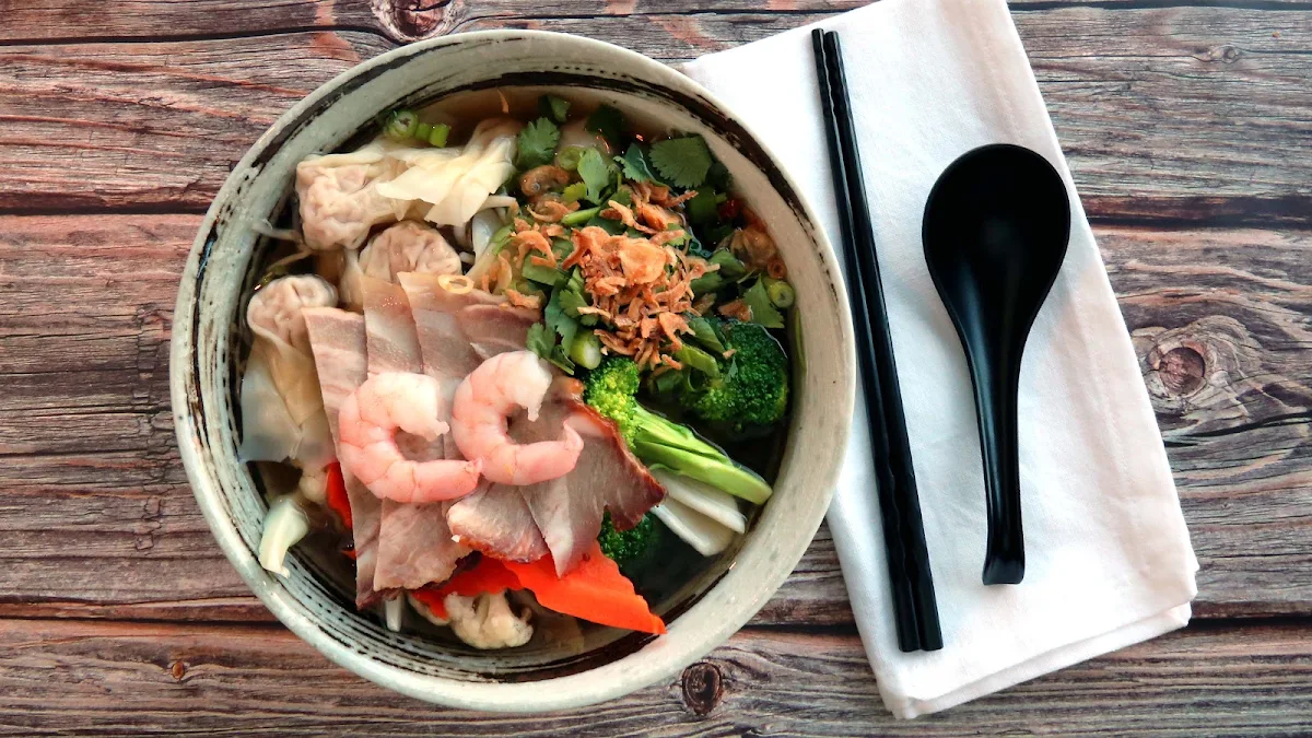 Food & drink, Basil Leaf Asian Fusion Restaurant - Highway 97 Noodle House