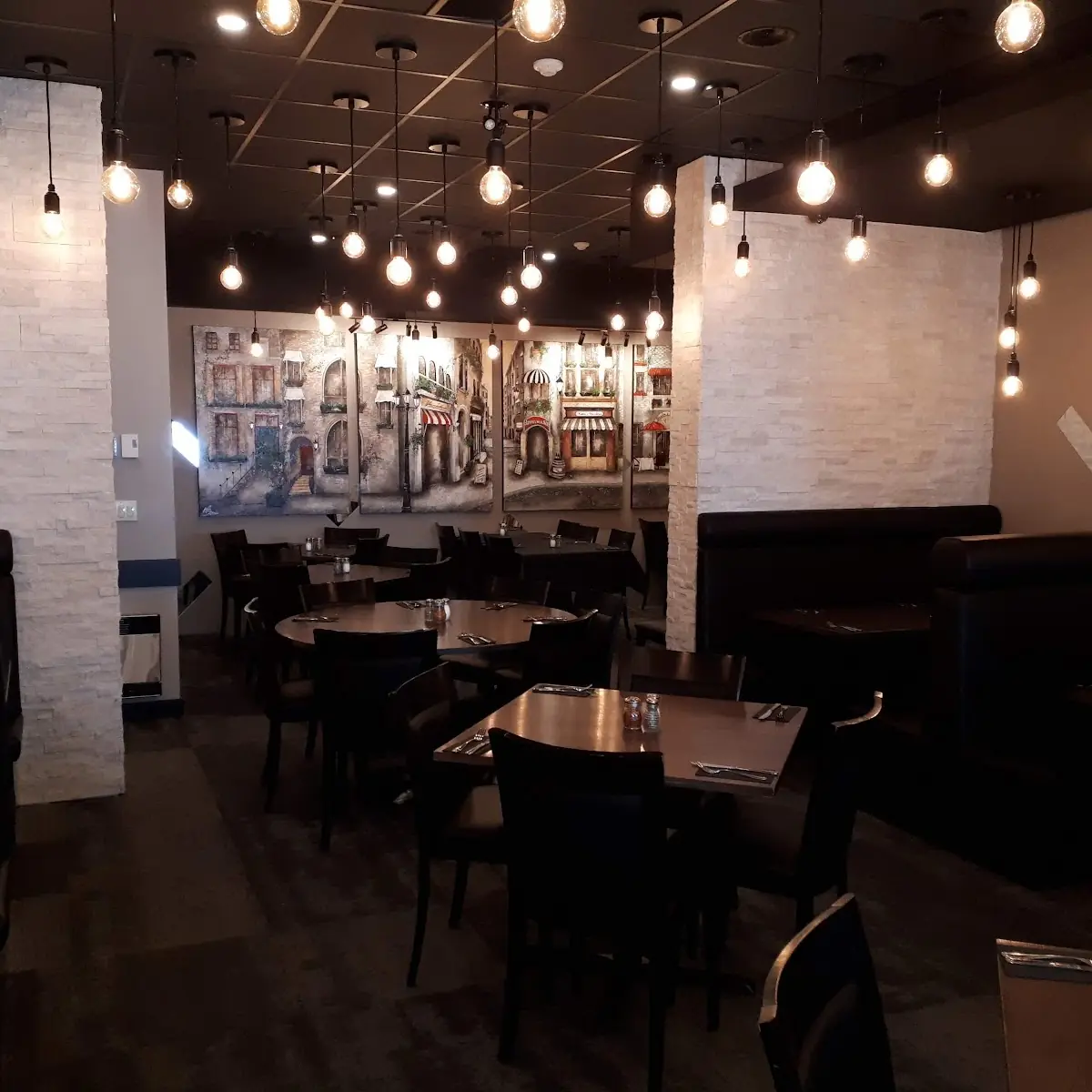 Vibe, Aurora's Westside