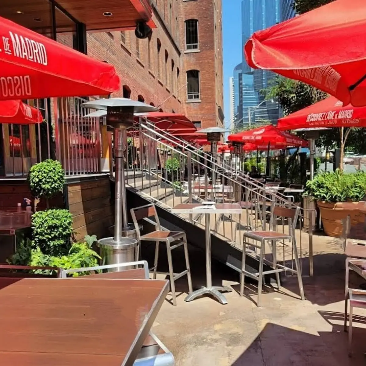 Vibe, Jack Astor's Bar & Grill Front Street