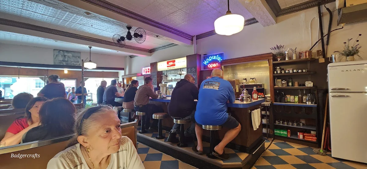 Vibe, Passmores Diner