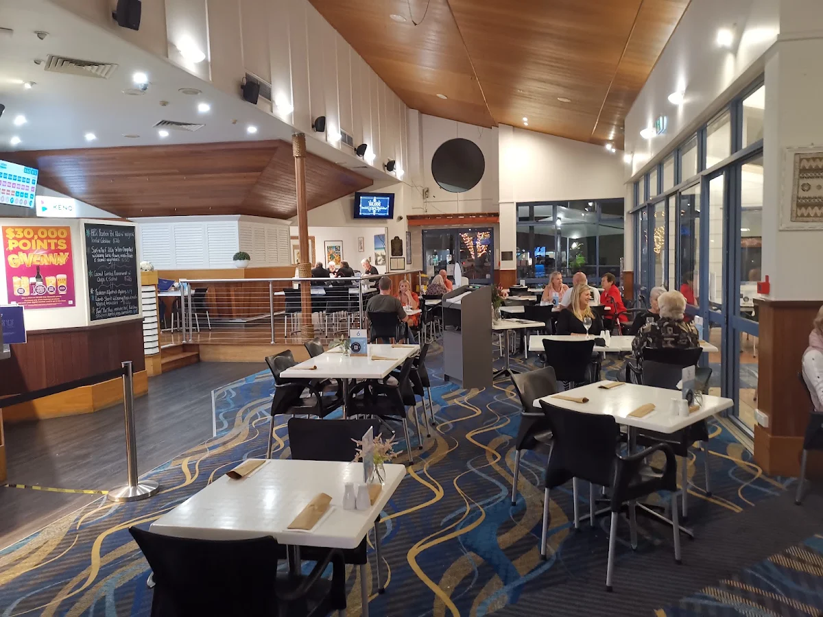 Vibe, Maroochy Bridge Hotel