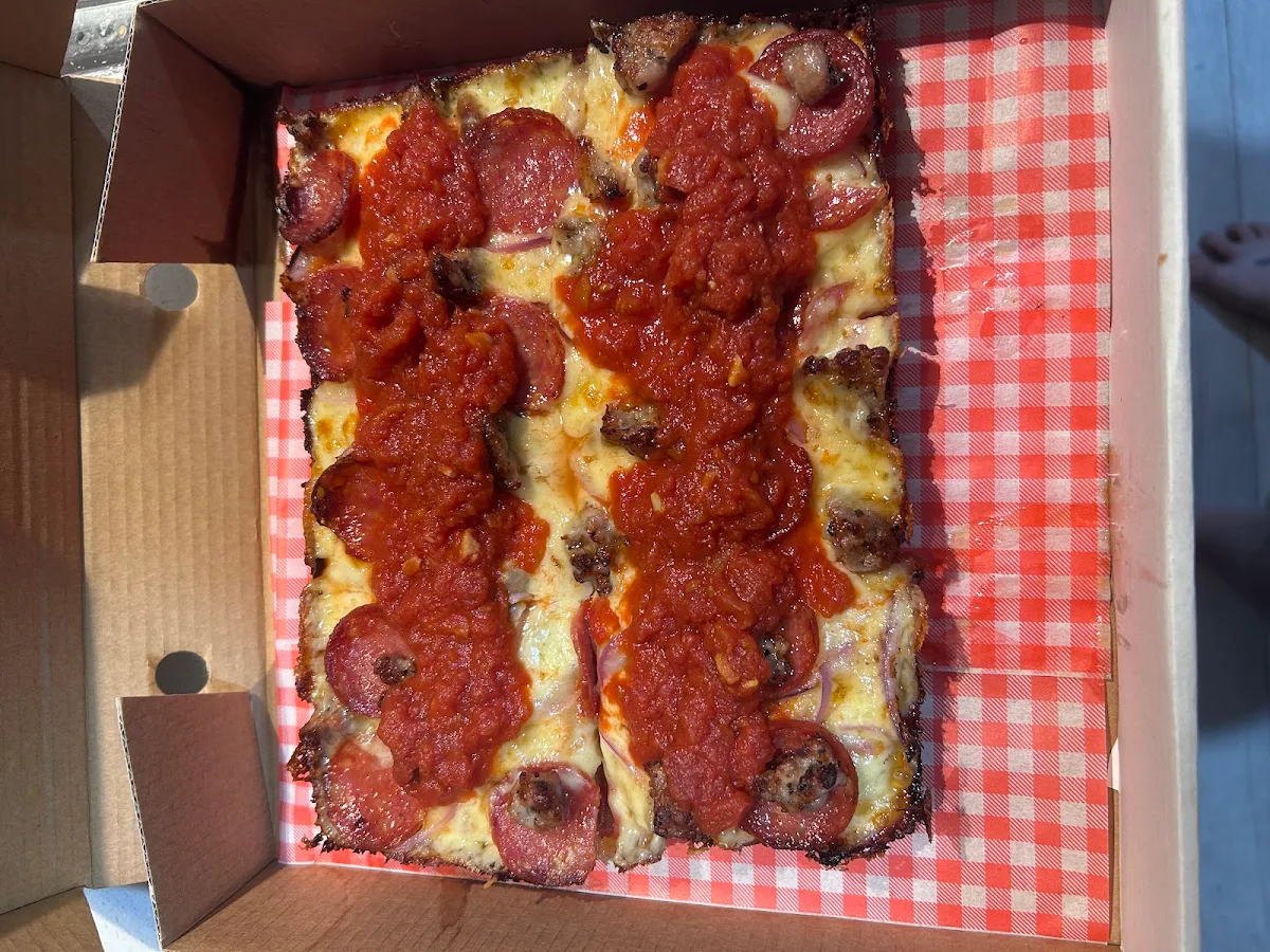 Food & drink, Lukey D's Detroit Style Pizza