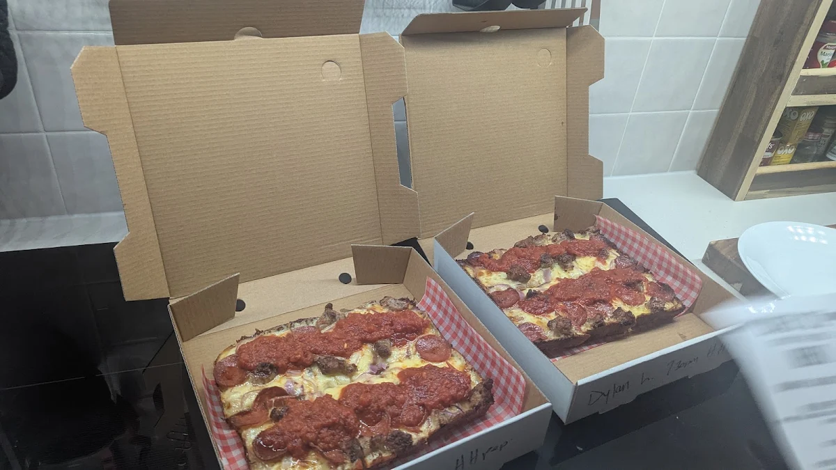 Food & drink, Lukey D's Detroit Style Pizza