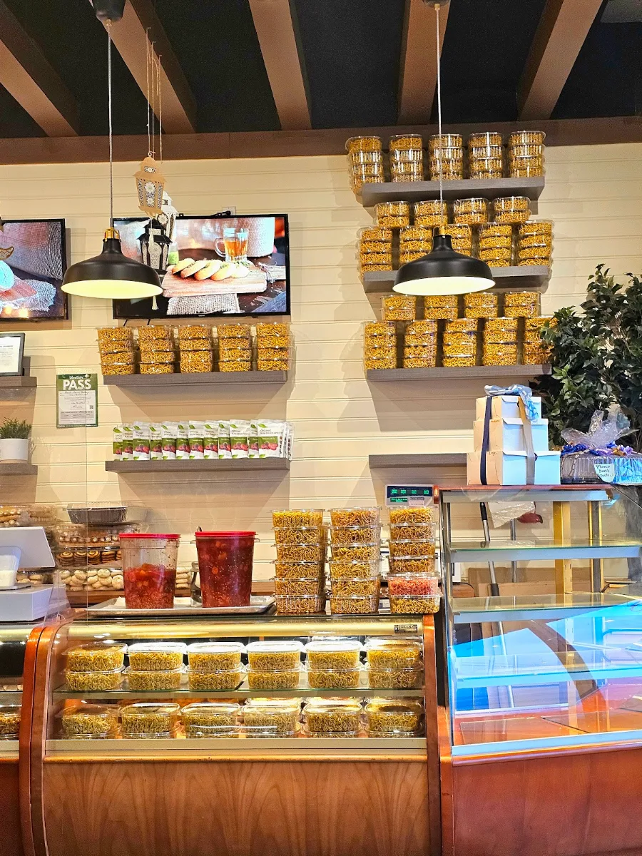 Vibe, Basir Azizi Bakery