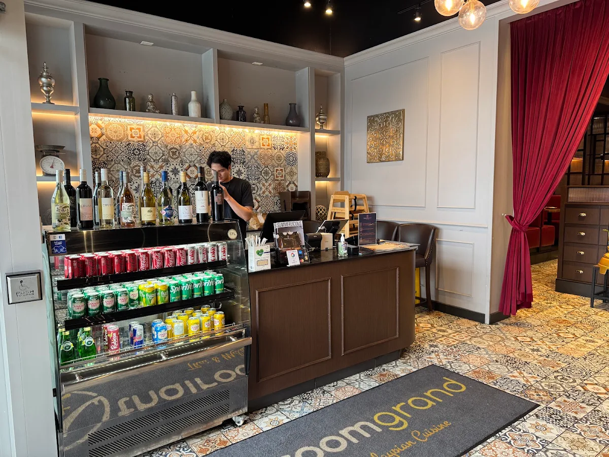 Vibe, Thairoomgrand York Mills