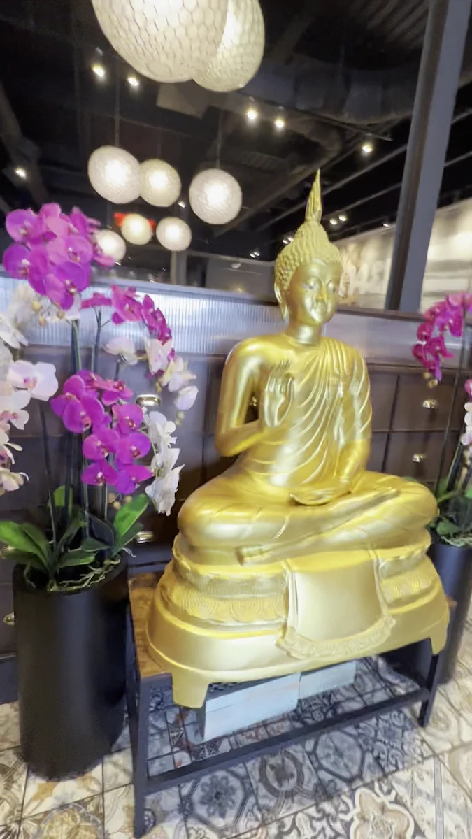 Vibe, Thairoomgrand York Mills