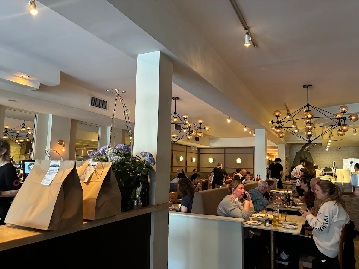 Vibe, IL FORNELLO on Danforth