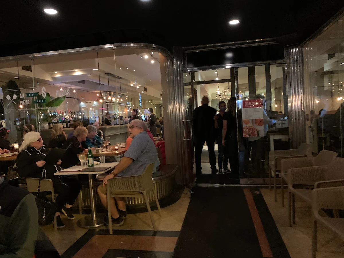 Vibe, IL FORNELLO on Danforth