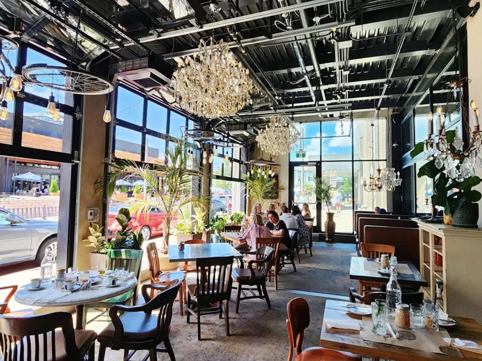 Vibe, Scaddabush Italian Kitchen & Bar Don Mills