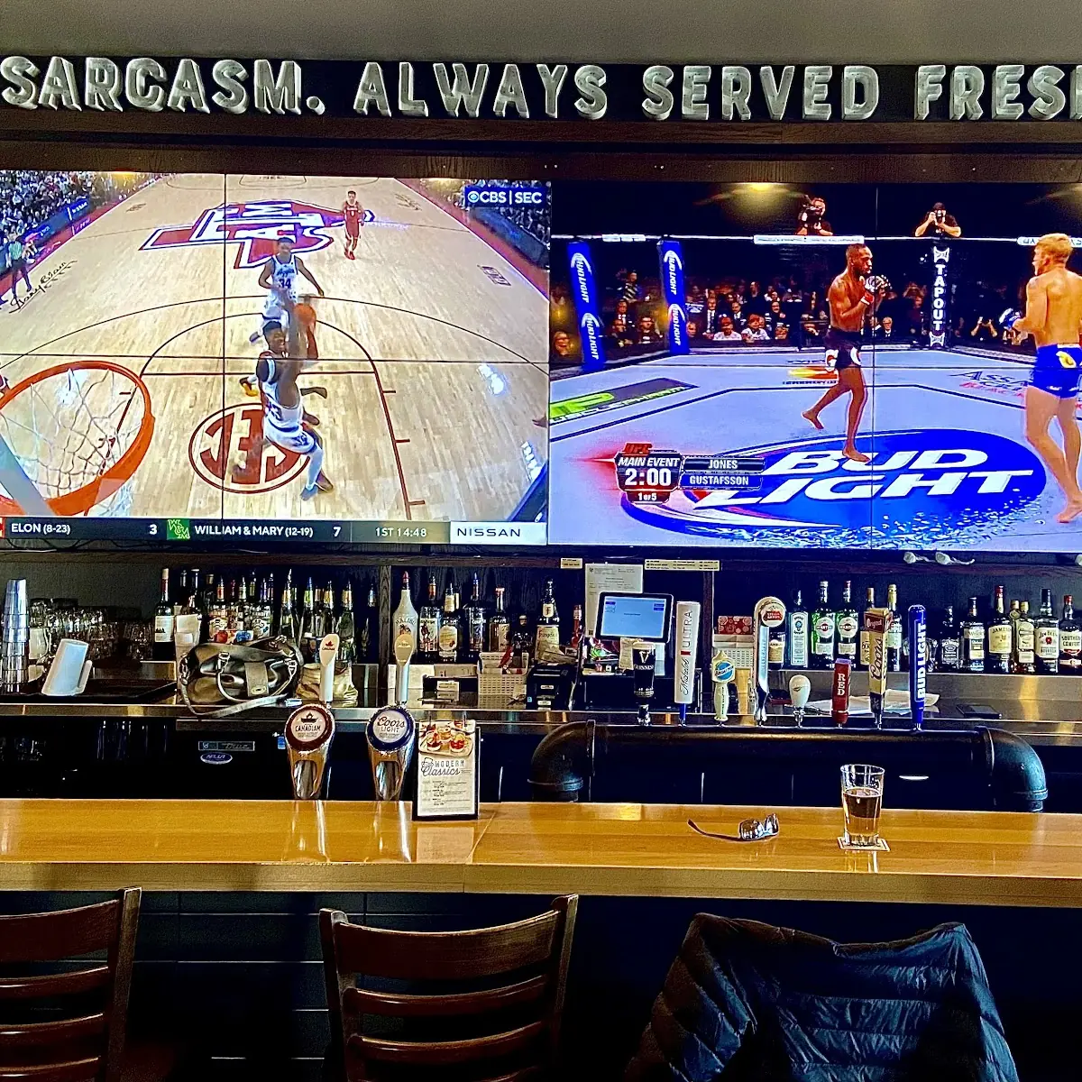 Vibe, Crabby Joe's Bar • Grill