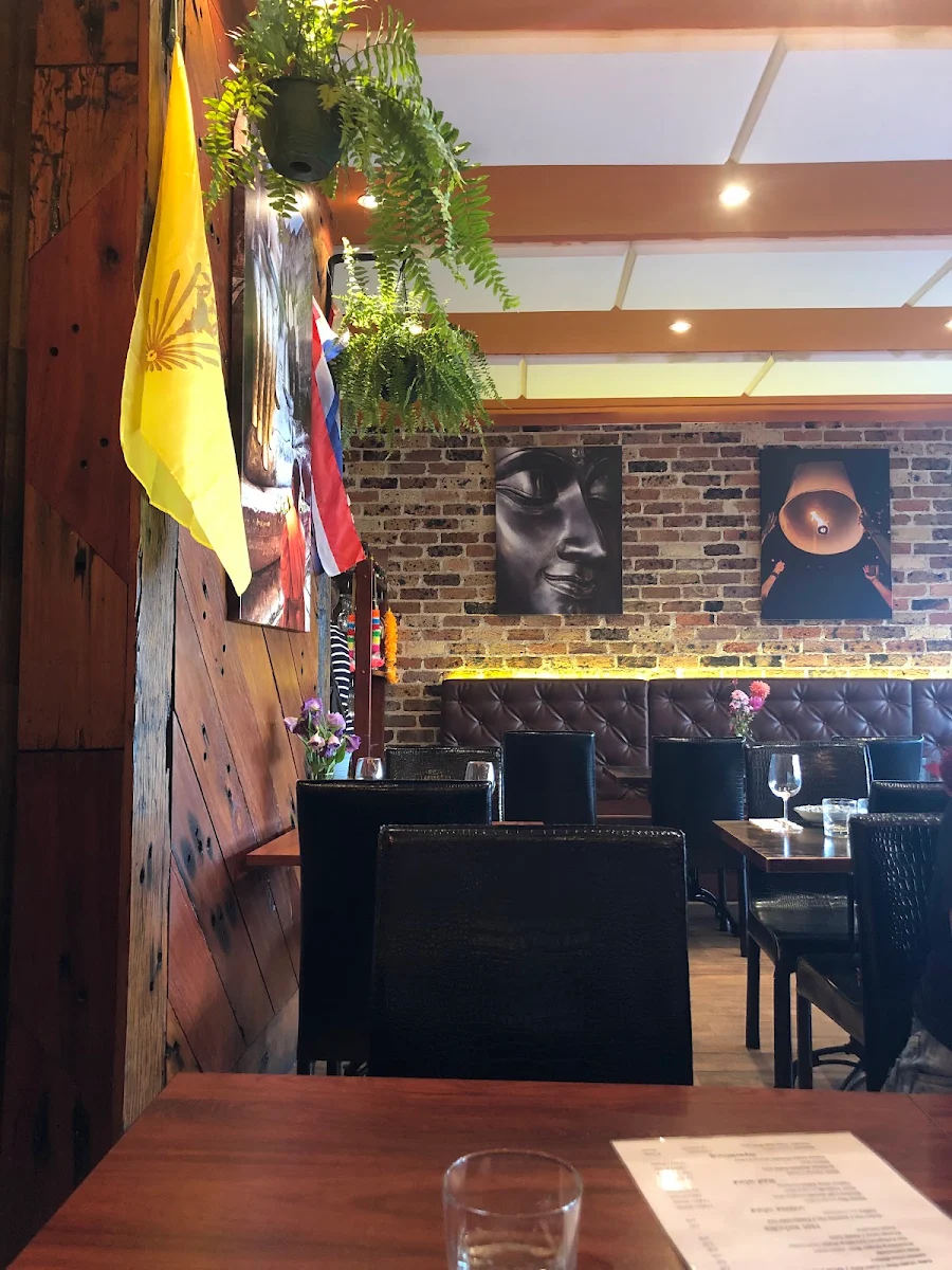 Vibe, Aura Thai Restaurant (Narrabeen)
