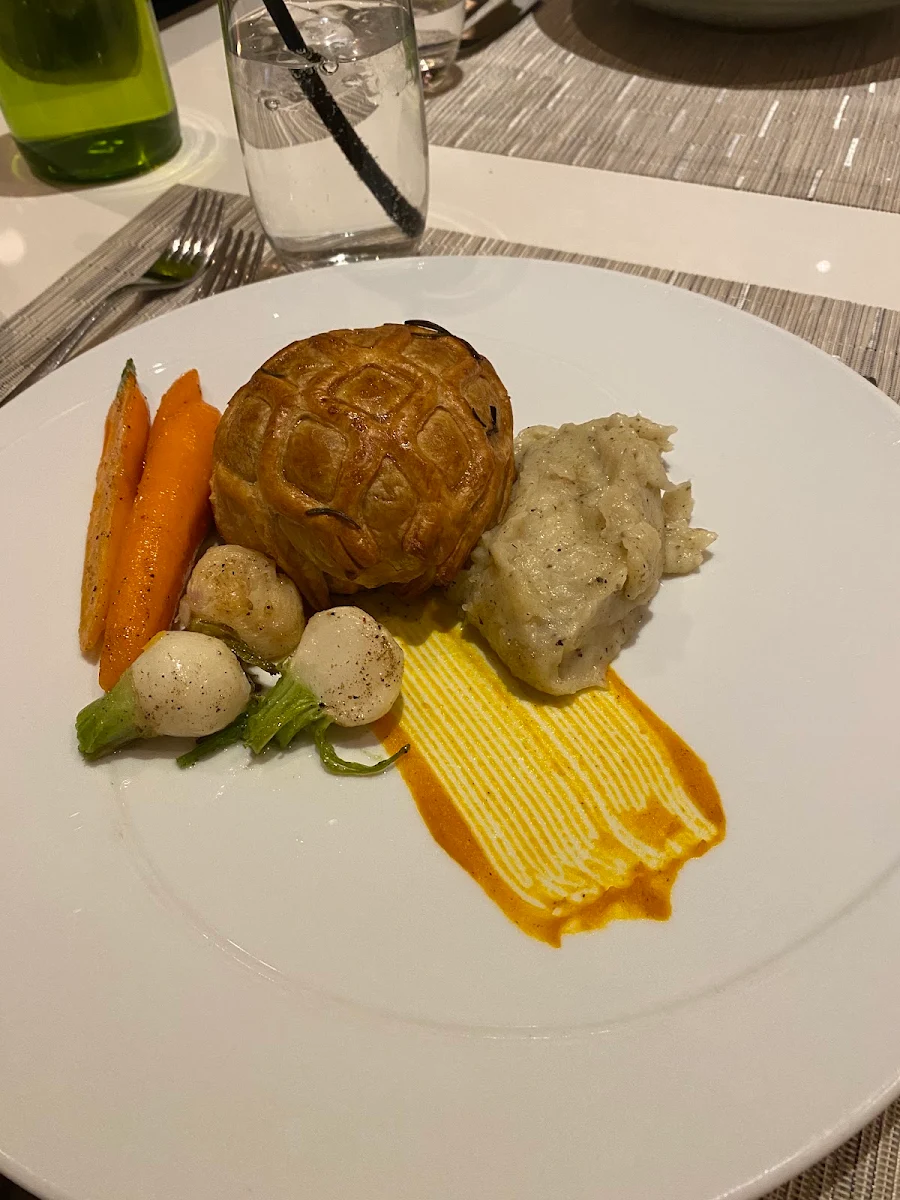 Food & drink, Signatures Restaurant
