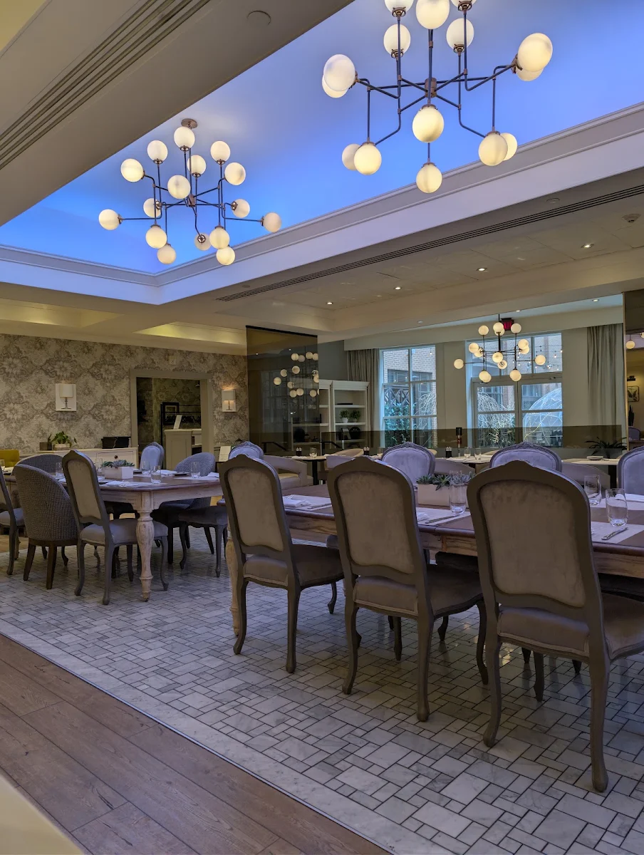Vibe, Signatures Restaurant