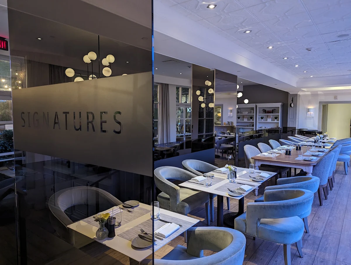 Vibe, Signatures Restaurant